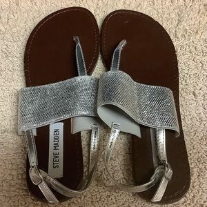 Silver Steve Madden sandals size 8.5